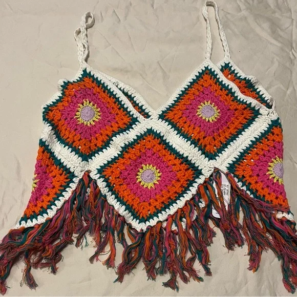 Self Contrast Happy Dixie Crochet Top - Picture 5 of 6